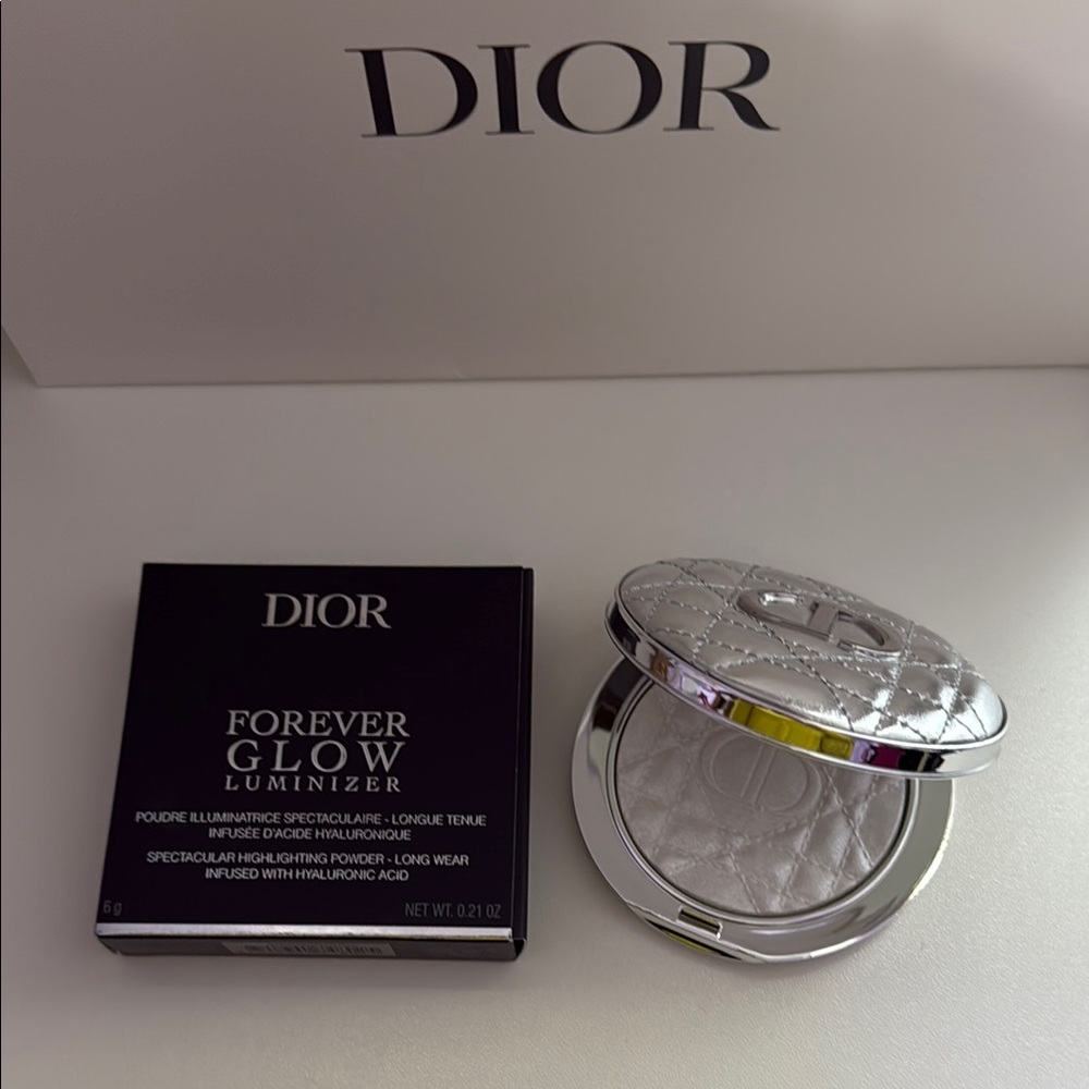 Dior Forever Glow Luminizer in Silver Compact 06 Opal Sequin